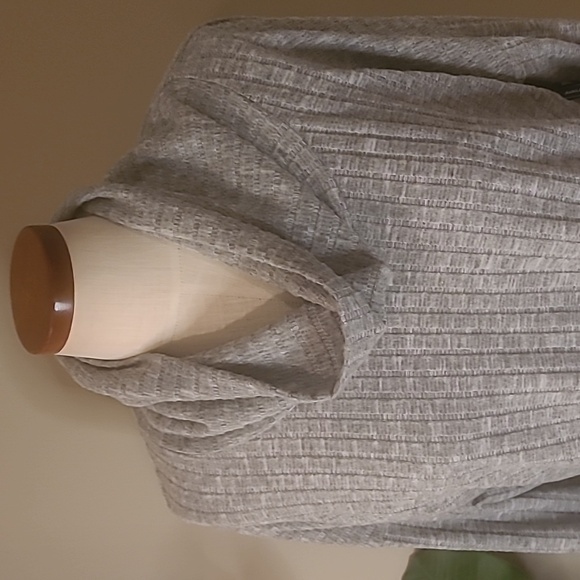 Nordstrom BP New Women's Turtleneck Sweater Size XL Gray Stripe. - Picture 4 of 6